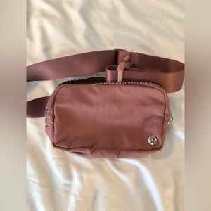lululemon Everywhere Belt Bag